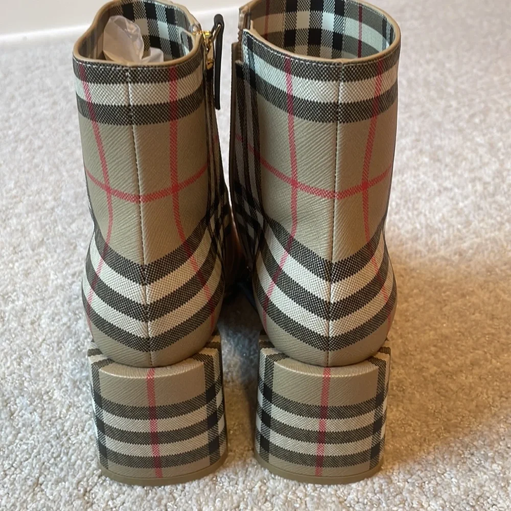 NWT Burberry Armdale Check Plaid Ankle Boots - Picture 5 of 7